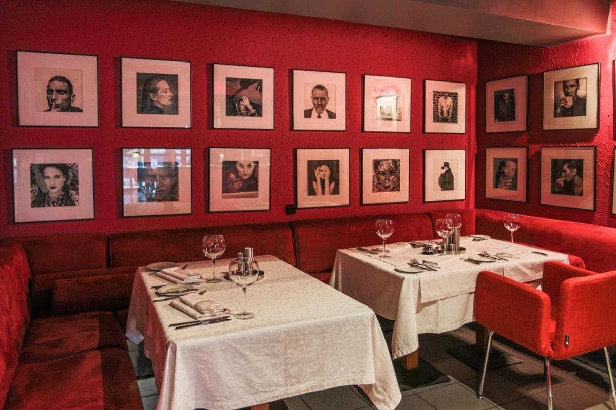 Огромное количество мелких деталей Огромное количество мелких деталей