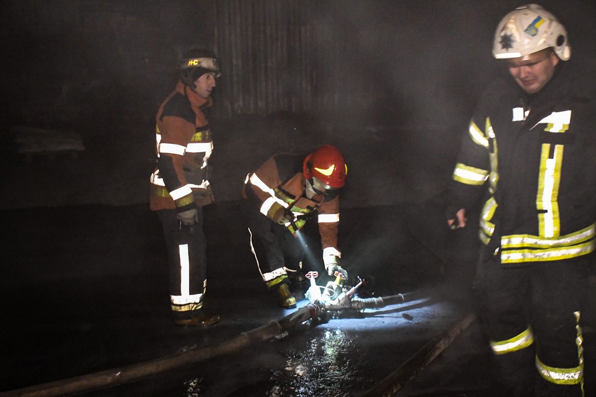 Пожар начался около 20:30