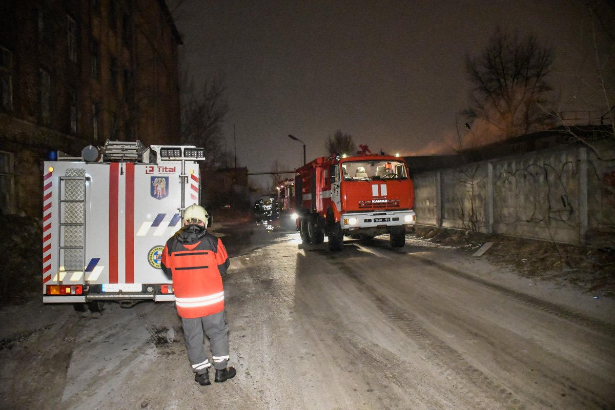 Причины пожара устанавливают