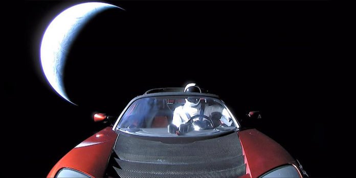 Tesla Roadster на пути к Марсу