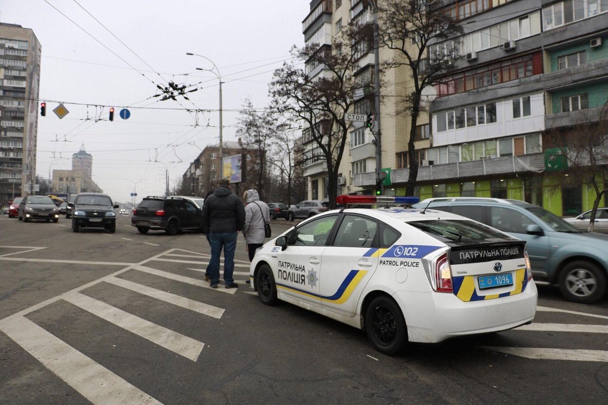 На месте работала патрульная полиция 