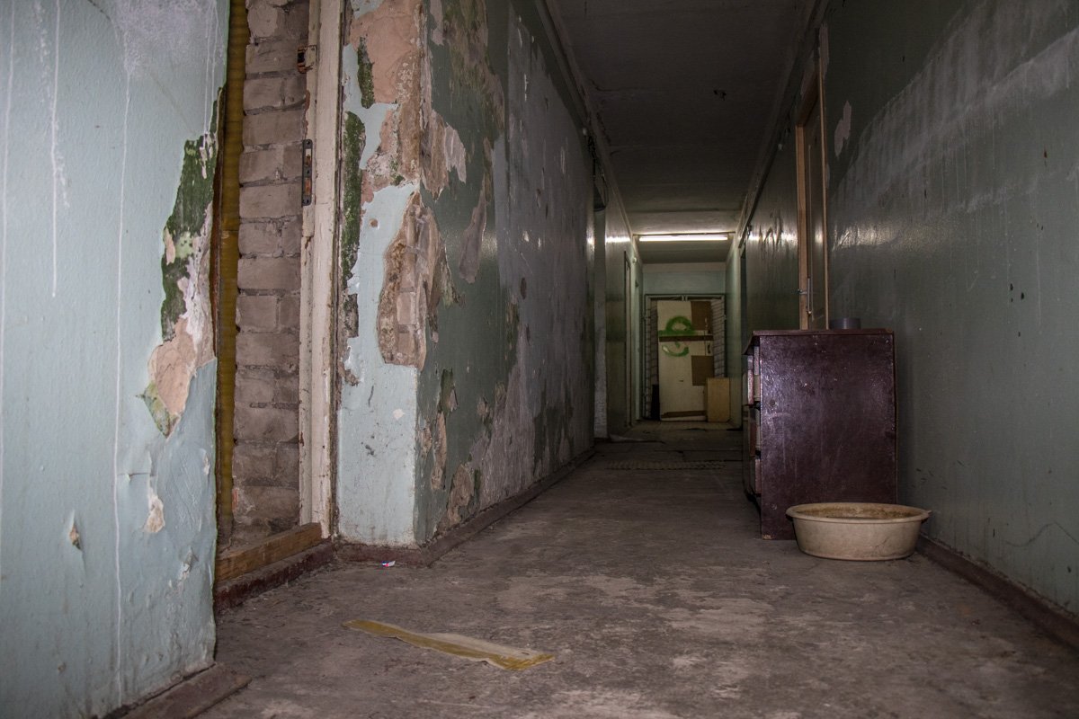 Все ненужное выставляют в коридор Все ненужное выставляют в коридор