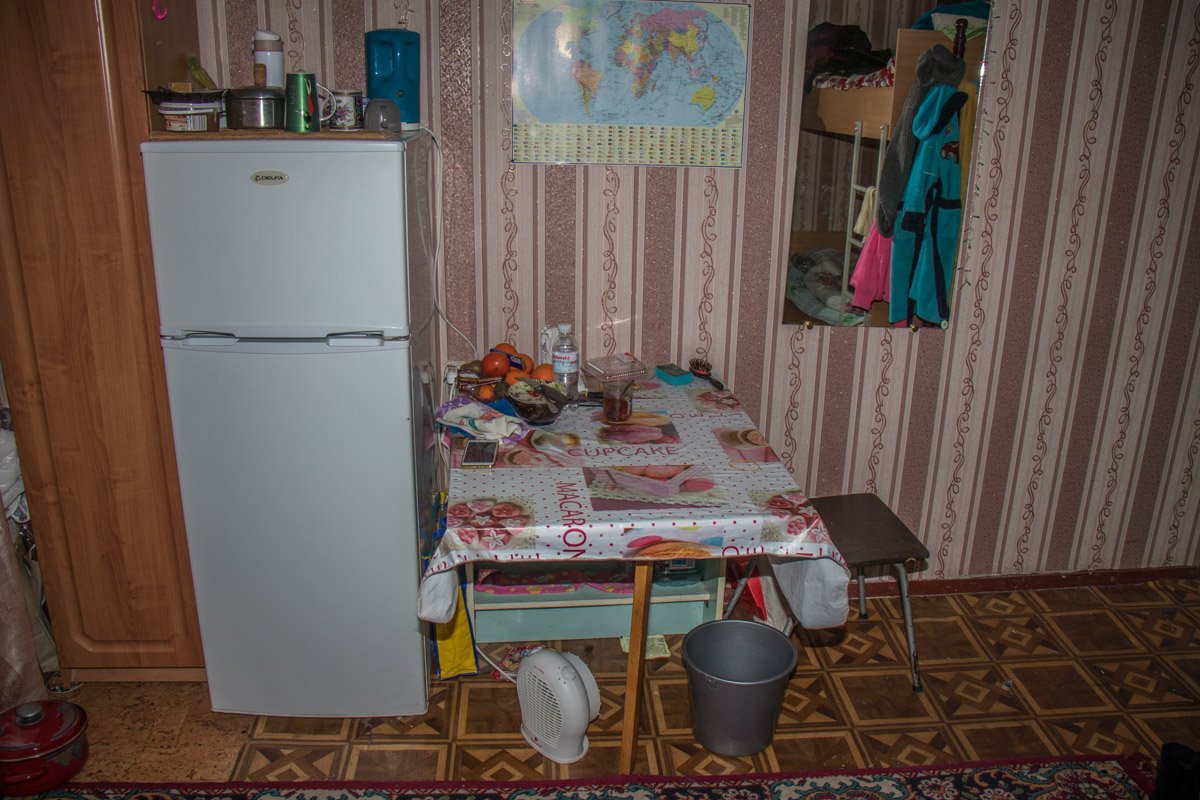 В комнатах довольно уютно В комнатах довольно уютно