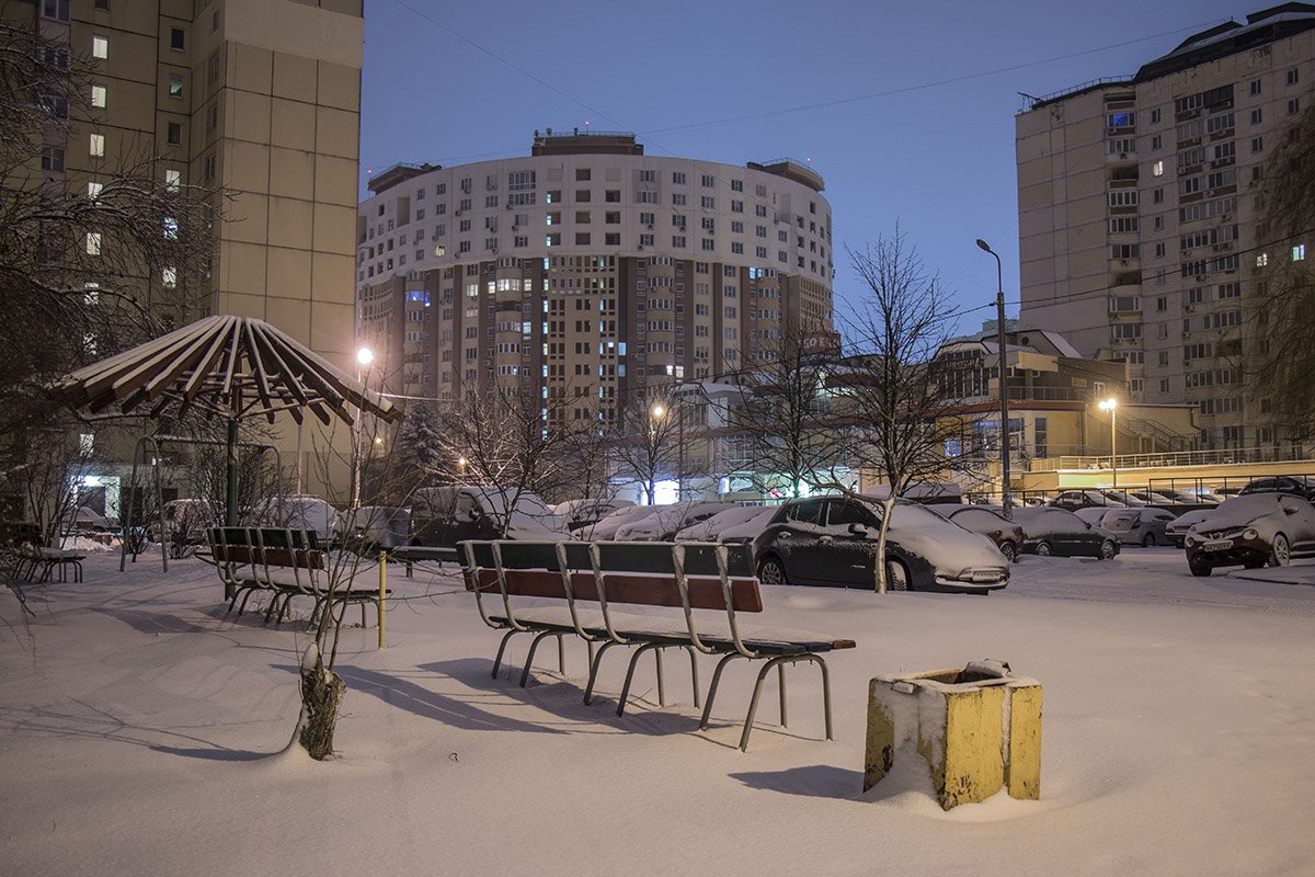 Круглое здание - самая современная постройка массива Круглое здание - самая современная постройка массива