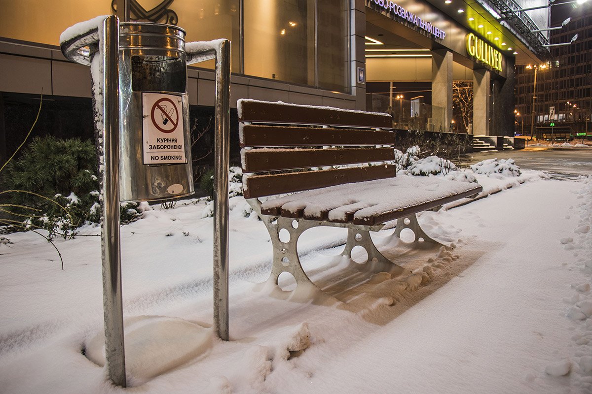 Скоро пустынное спокойствие улиц будет нарушено и люди разбегутся по своим делам Скоро пустынное спокойствие улиц будет нарушено и люди разбегутся по своим делам