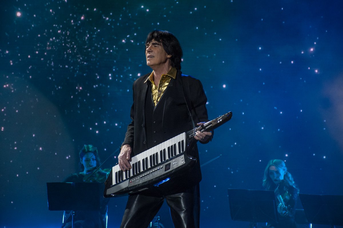 Лидер группы Space Дидье Маруани Лидер группы Space Дидье Маруани