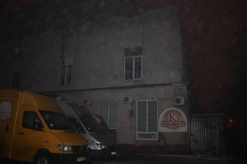 Пожар начался на кондитерской фабрике