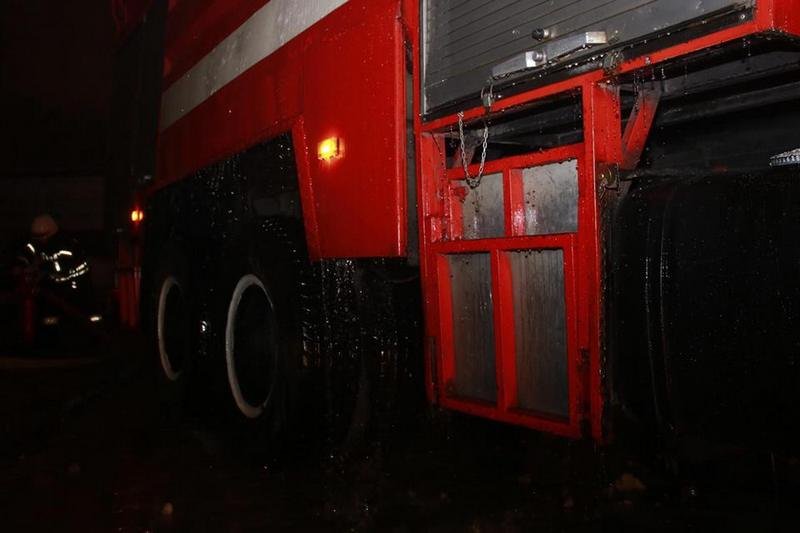 На месте работали сотрудники 7-й пожарно-спасательной части Киева