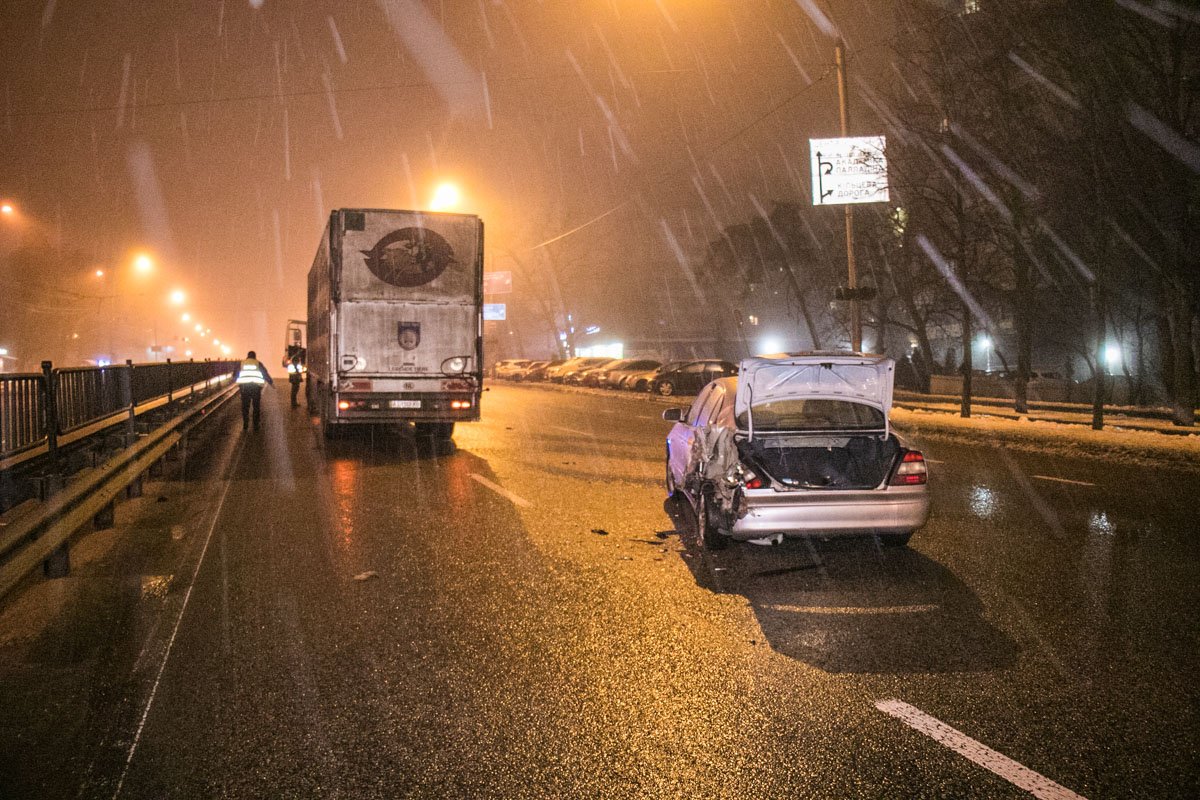 Авария произошла на проспекте Победы Авария произошла на проспекте Победы