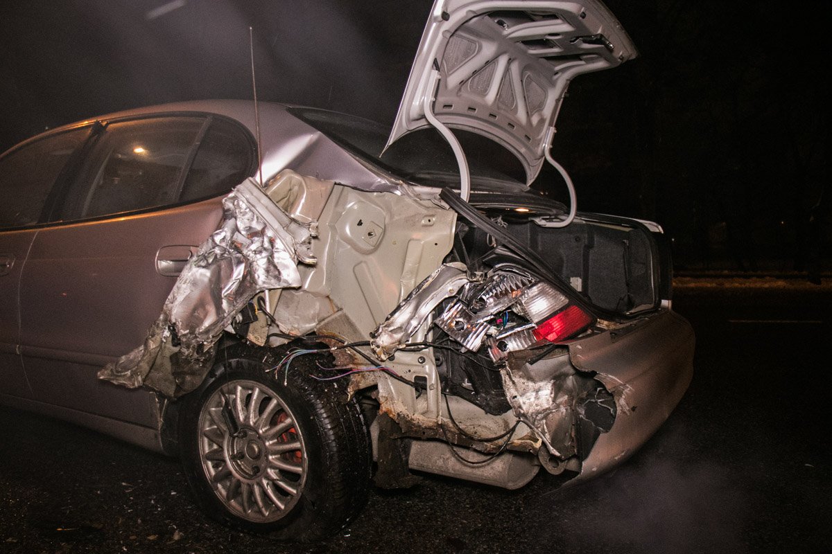 Легковушка катилась задом вниз Легковушка катилась задом вниз