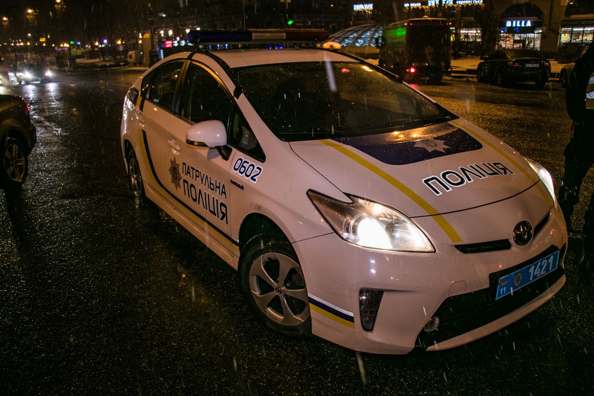 На месте работали патрульные