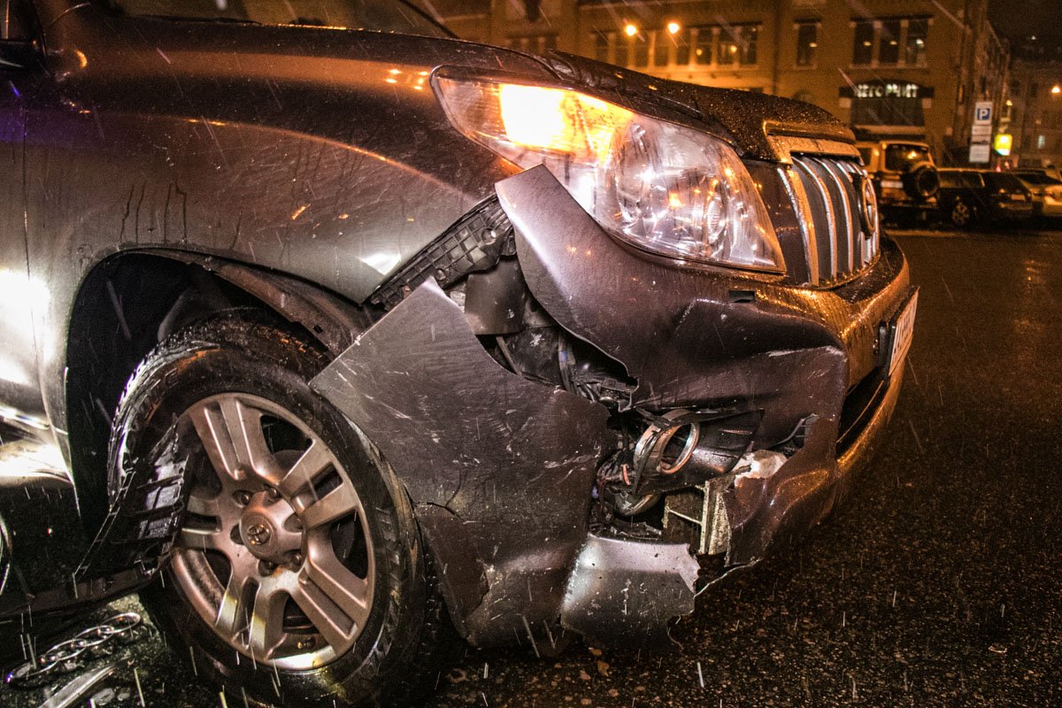 У Toyota разбита передняя правая часть