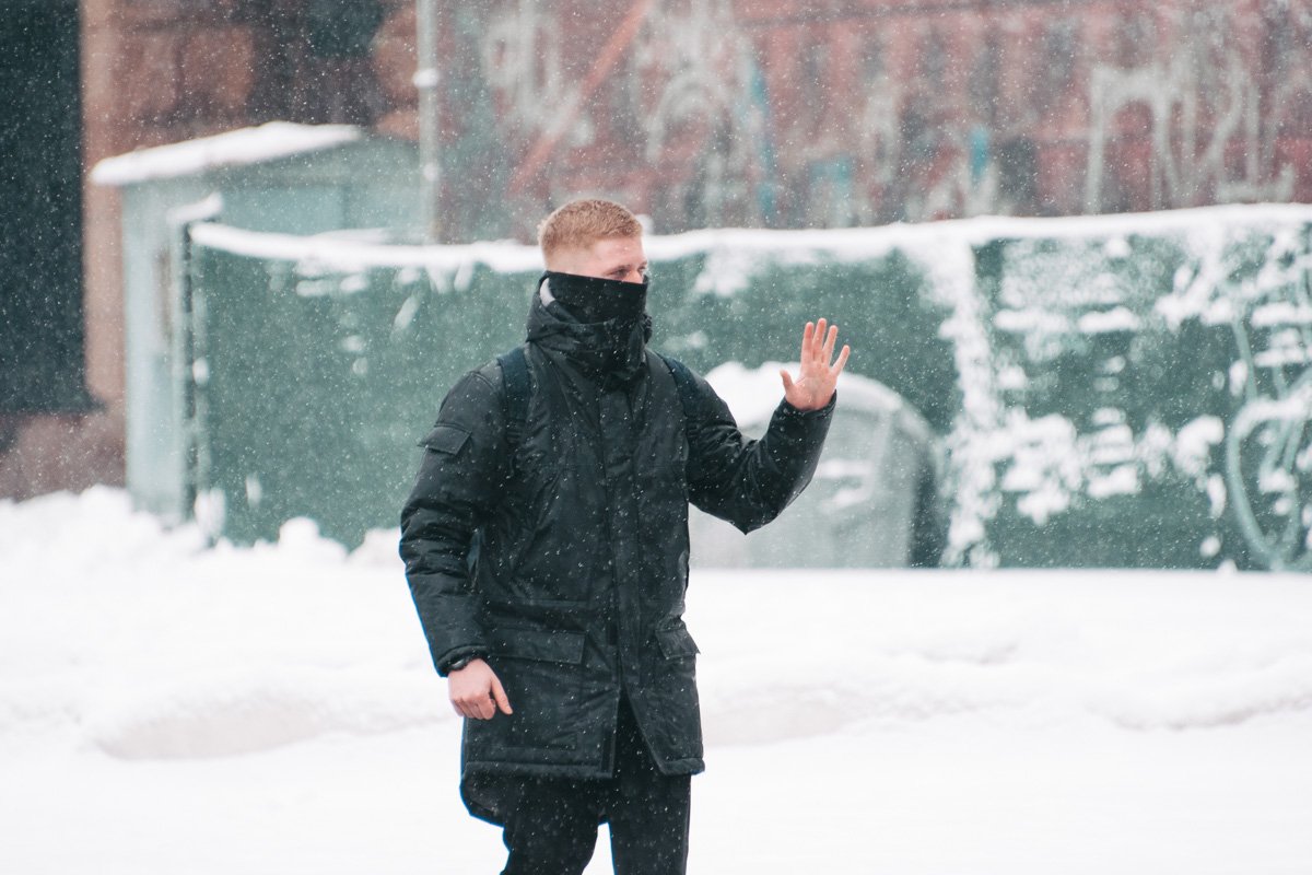 В городе в этот день достаточно холодно