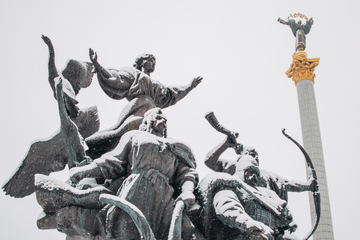 Снежный и прекрасный Киев