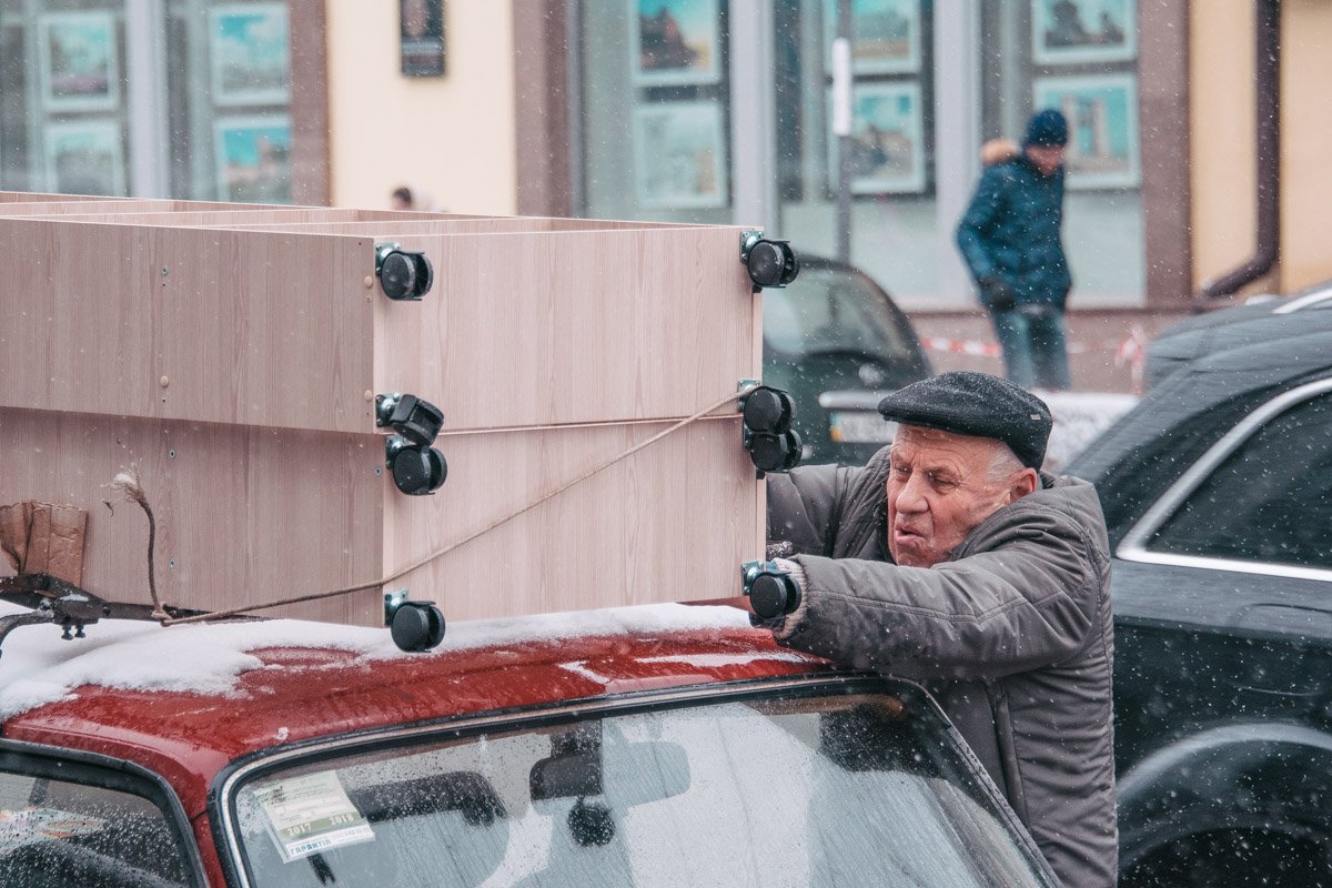 У некоторых киевлян работа кипит даже в выходной