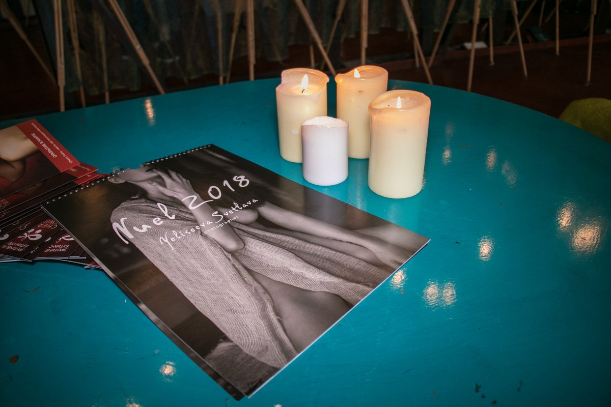 Некоторые фото вошли в календарь фотохудожника - на выставке его можно приобрести за 500 гривен