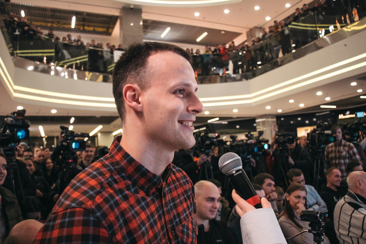 Любители спорта задали чемпиону интересующие вопросы 