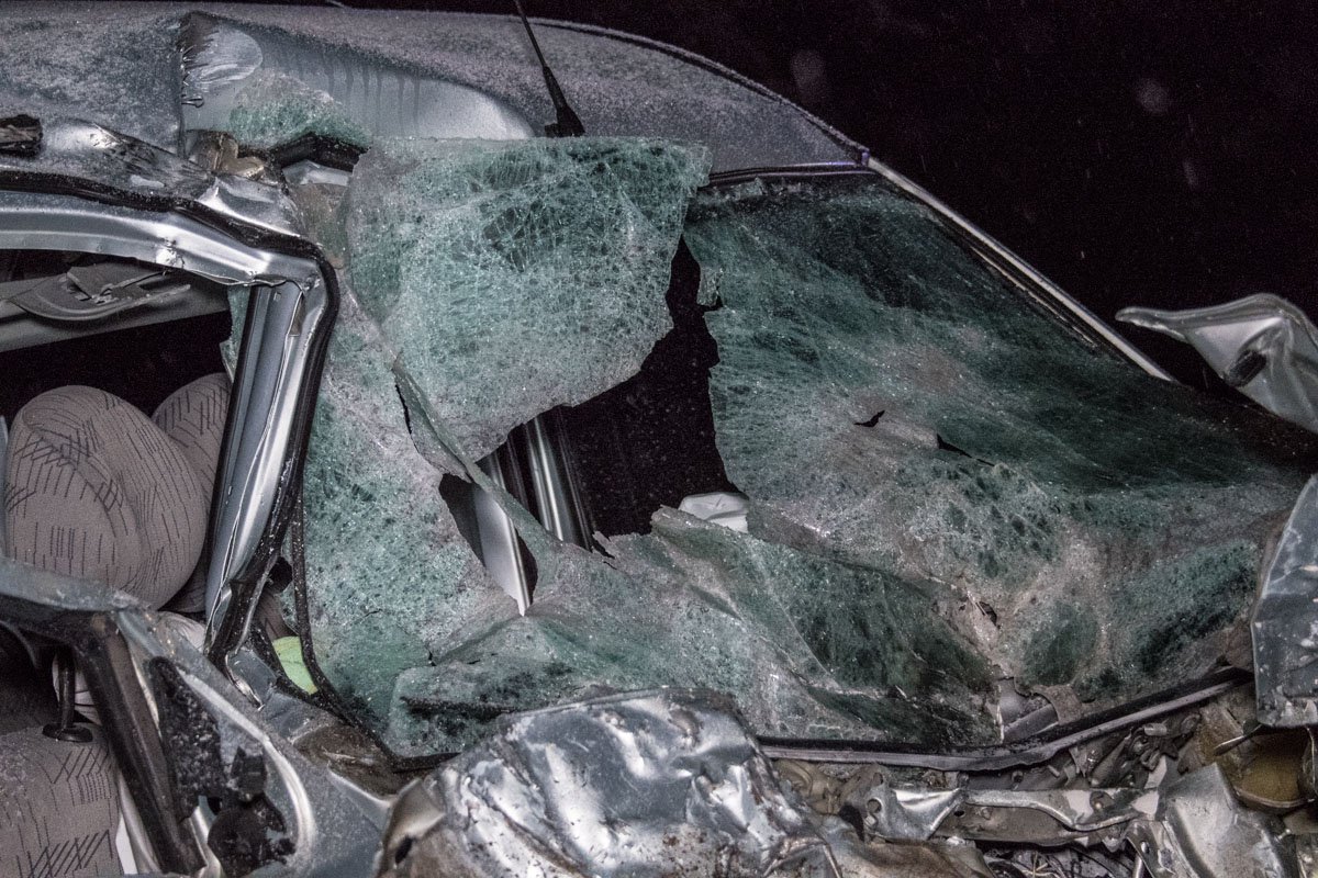 У Renault Kango полностью разбита передняя часть У Renault Kango полностью разбита передняя часть