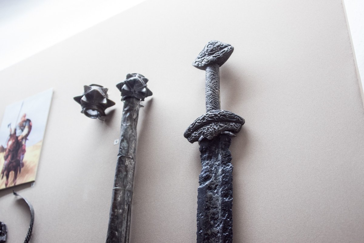 Зрителям представили уникальное старинное оружие Зрителям представили уникальное старинное оружие