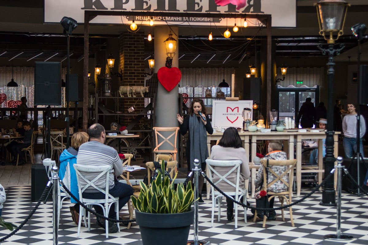 В рамках праздника шоколада свой мастер-класс провела Даша Малахова В рамках праздника шоколада свой мастер-класс провела Даша Малахова