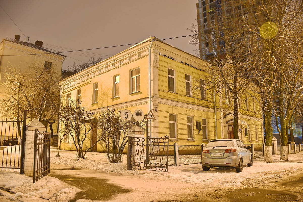 Здание школы, в которой учился Лобановский