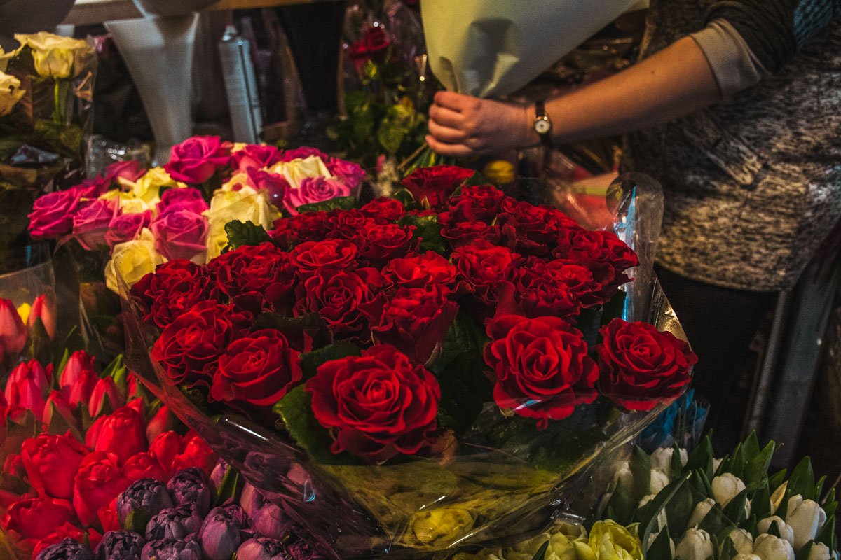 После покупки держите букет в прохладном месте После покупки держите букет в прохладном месте