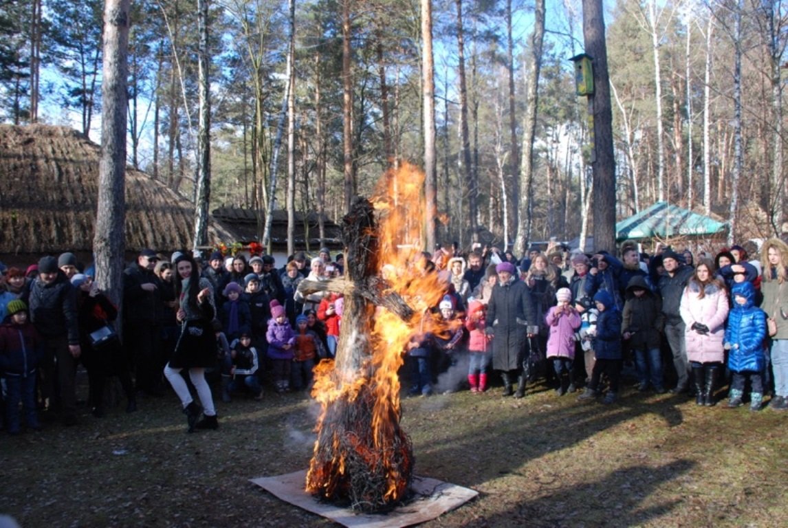 В "Украинском селе" под открытым небом приготовят блины, казацкий кулеш, шашлык, горячие напитки и эксклюзивный глинтвейн из домашних наливок В "Украинском селе" под открытым небом приготовят блины, казацкий кулеш, шашлык, горячие напитки и эксклюзивный глинтвейн из домашних наливок