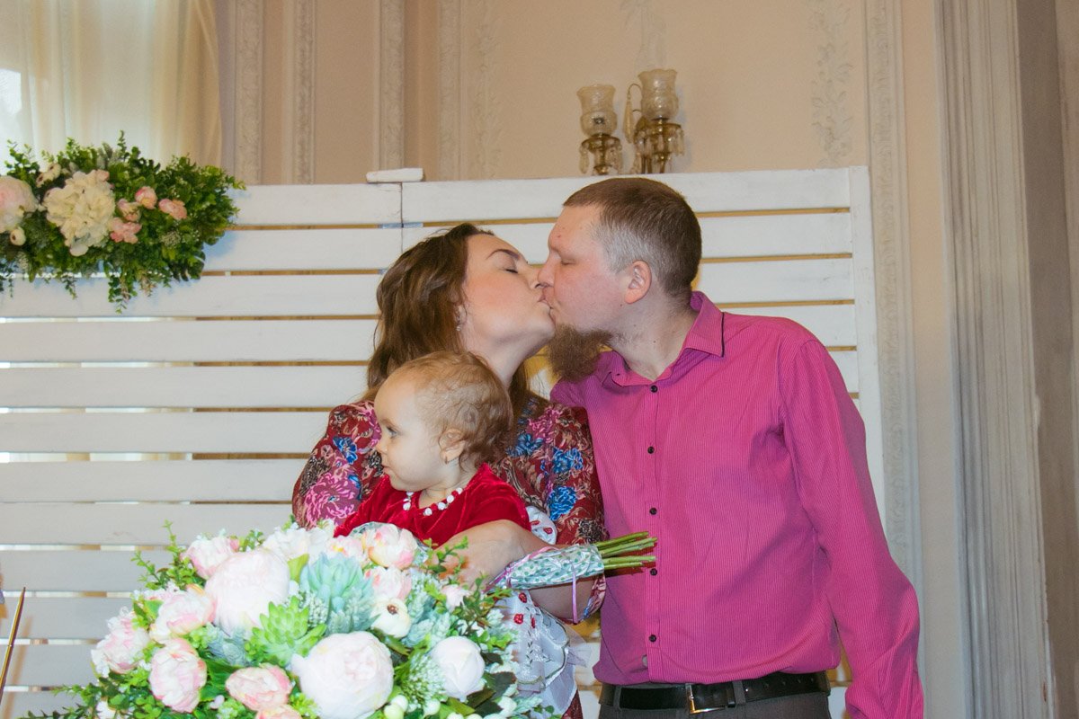 В Шоколадном доме поздравили и участников проекта "свадьба за сутки" прошлых лет В Шоколадном доме поздравили и участников проекта "свадьба за сутки" прошлых лет