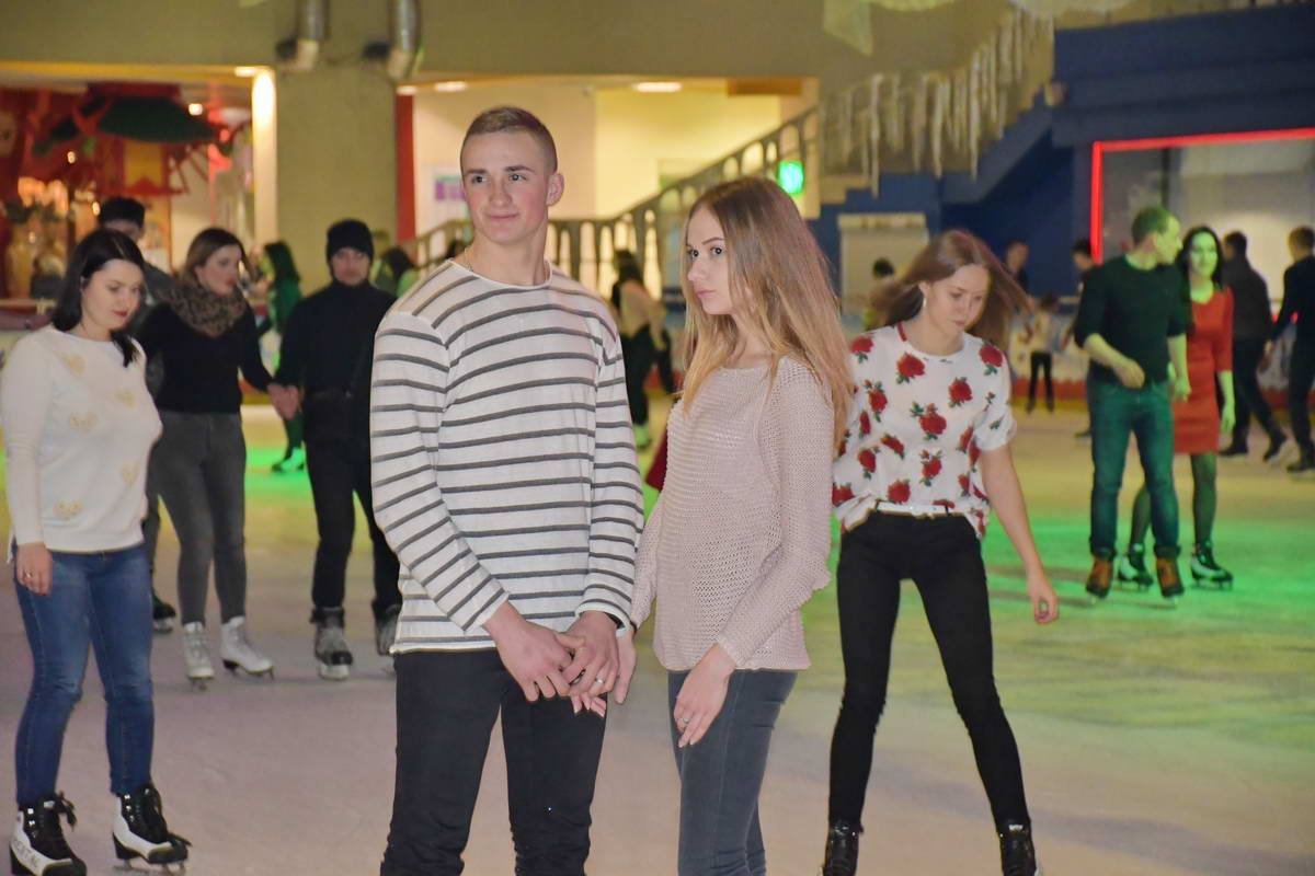 Нежные прикосновения, томный взгляд влюбленных Нежные прикосновения, томный взгляд влюбленных