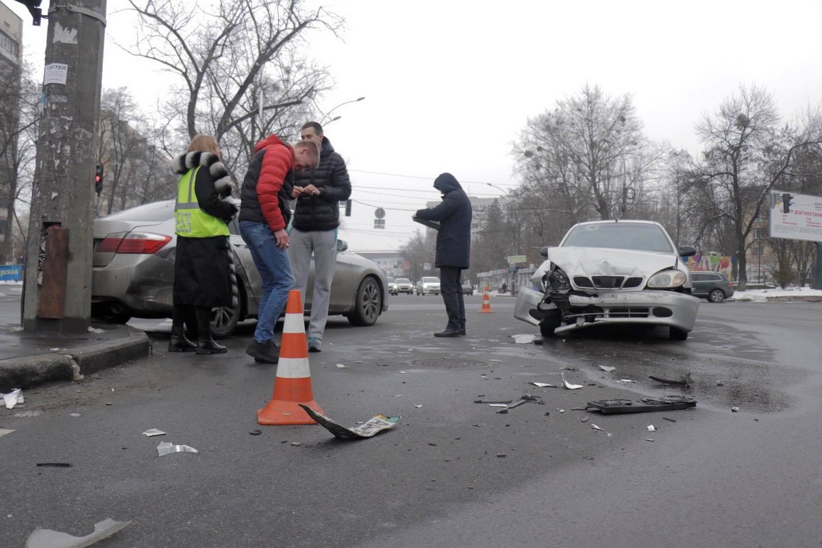 В аварии пострадала девушка