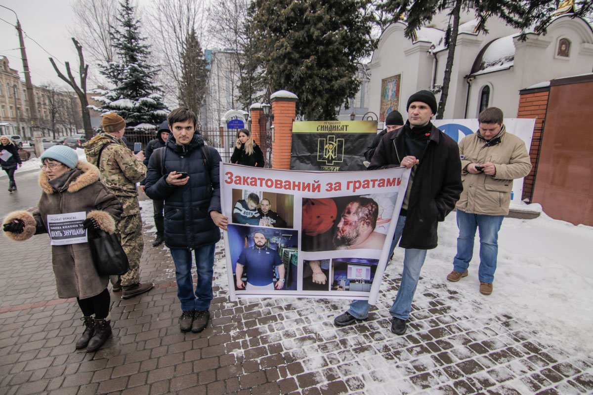 Бывшие заключенные и родственники осужденных требуют прекратить пытки в местах лишения свободы