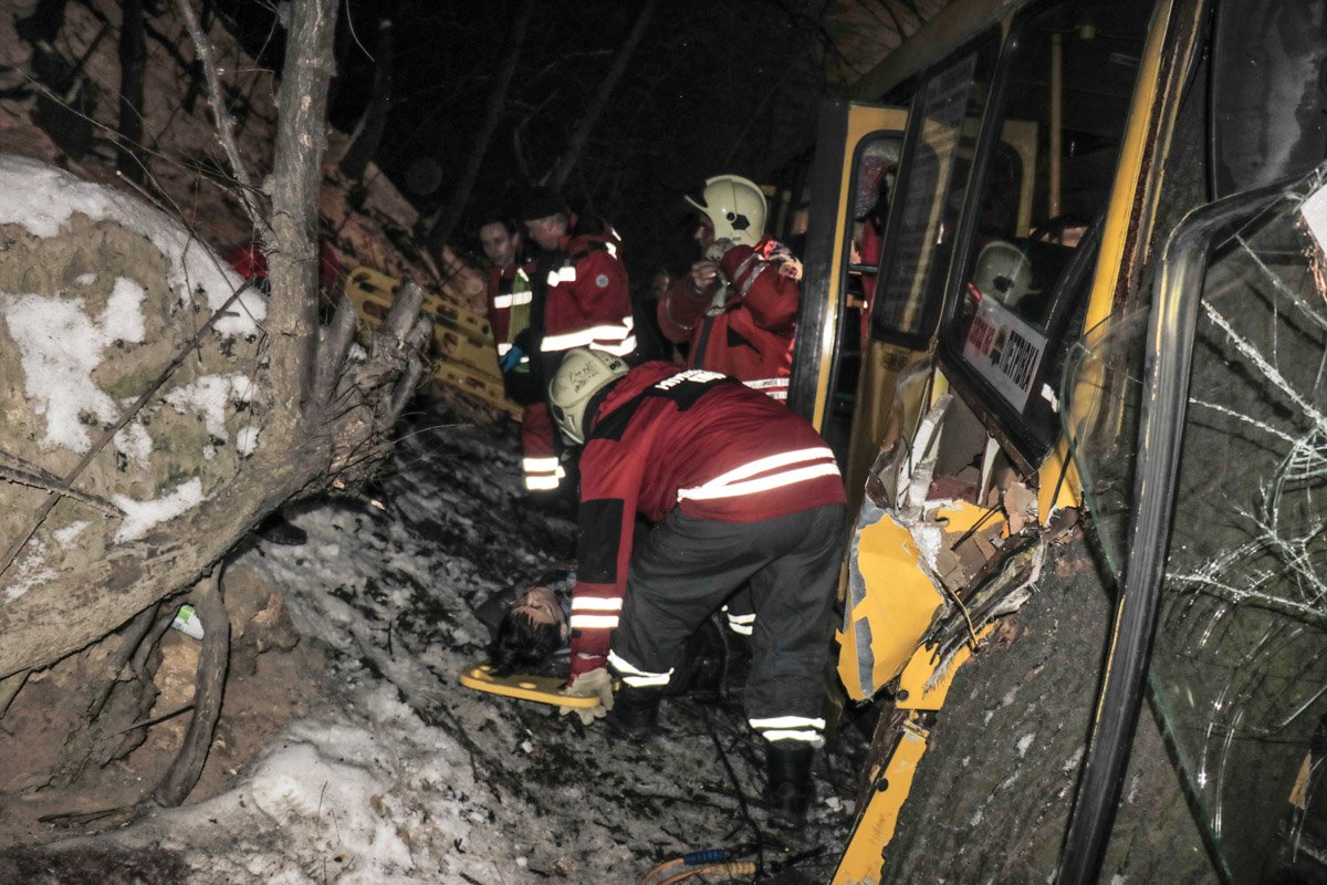 В результате ДТП женщина получила многочисленные травмы ног