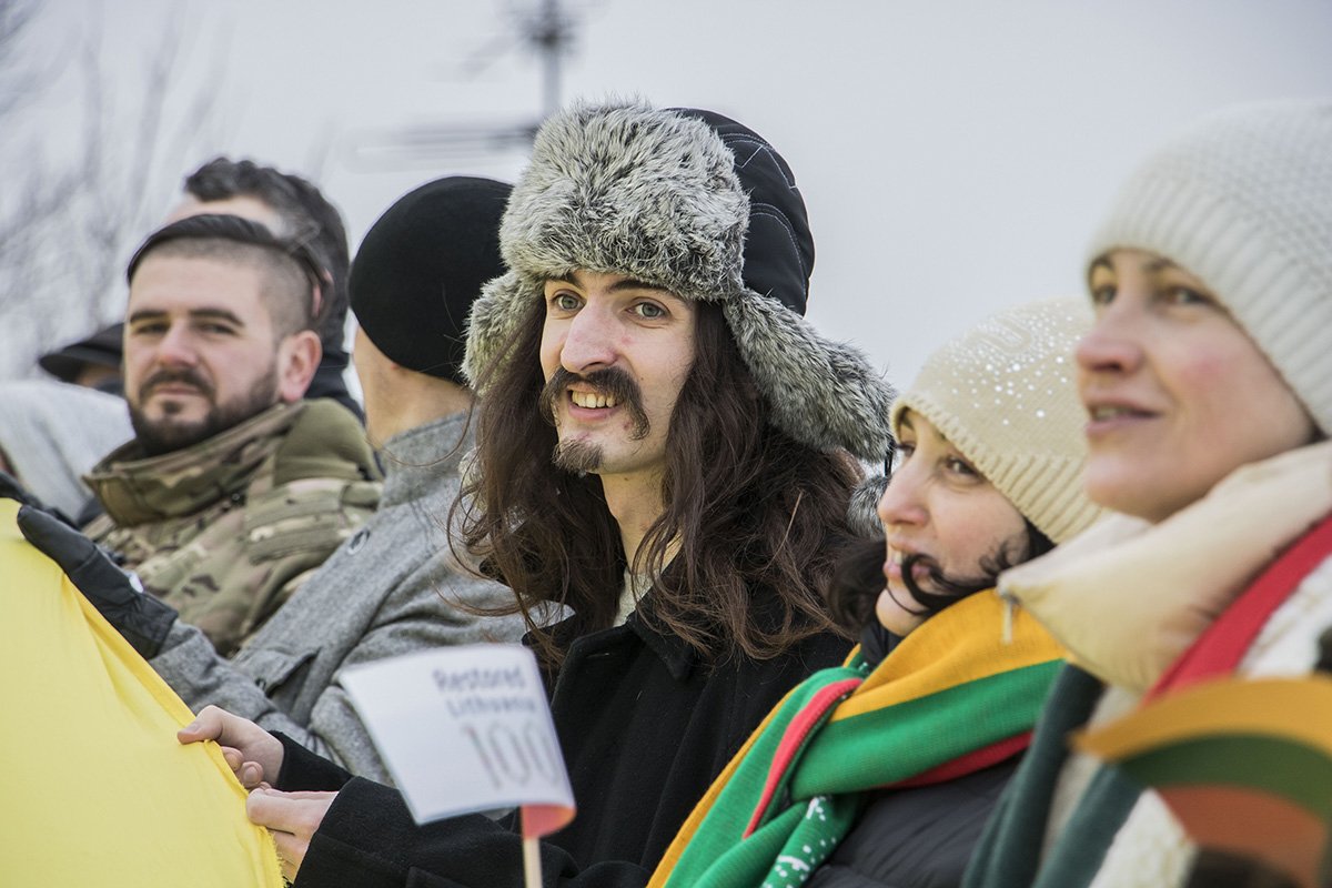 В мероприятии приняли участие представители литовской диаспоры и все те, кто захотел проявить взаимную поддержку Литве  от украинцев