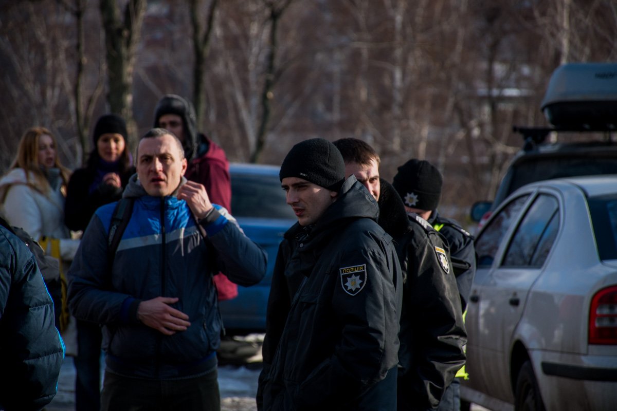 Правоохранители оперативно прибыли на место и прекратили драку Правоохранители оперативно прибыли на место и прекратили драку