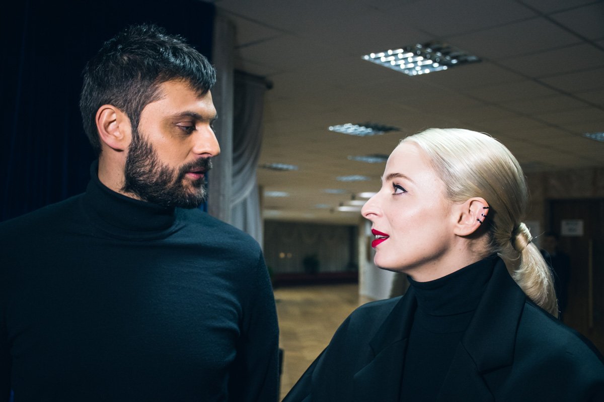 Участники группы являются супружеской парой