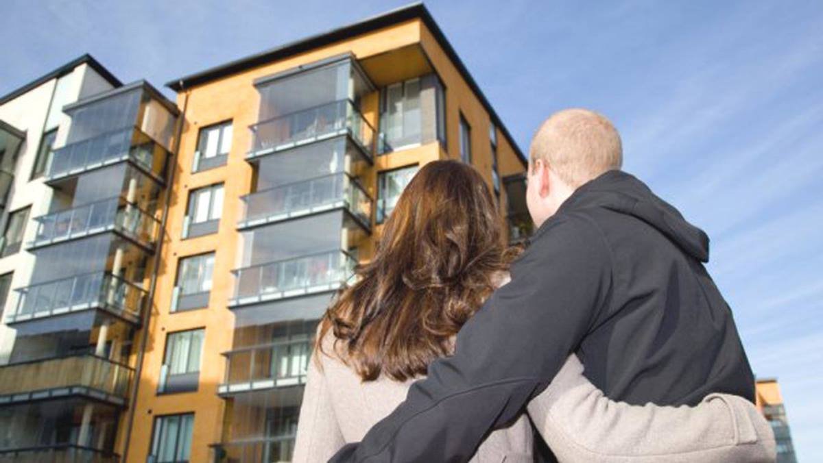 На покупку собственного жилья обычному человеку надо работать не один год