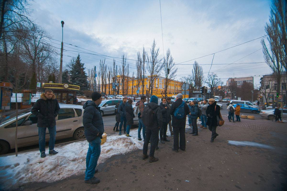Несмотря на ожидания собравшихся, людей собралось не та много