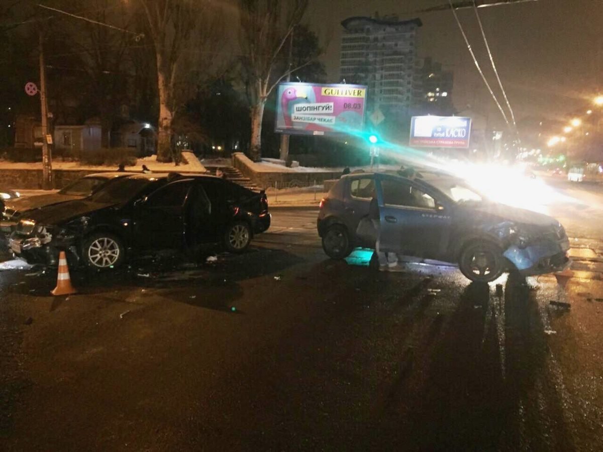 Skoda пролетела на красный свет