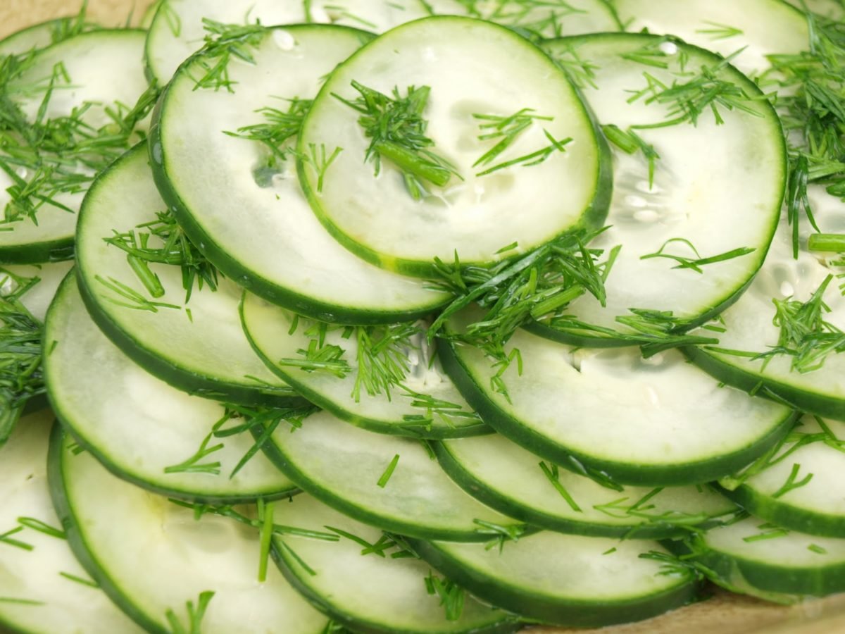 Салат из огурцов с медом 