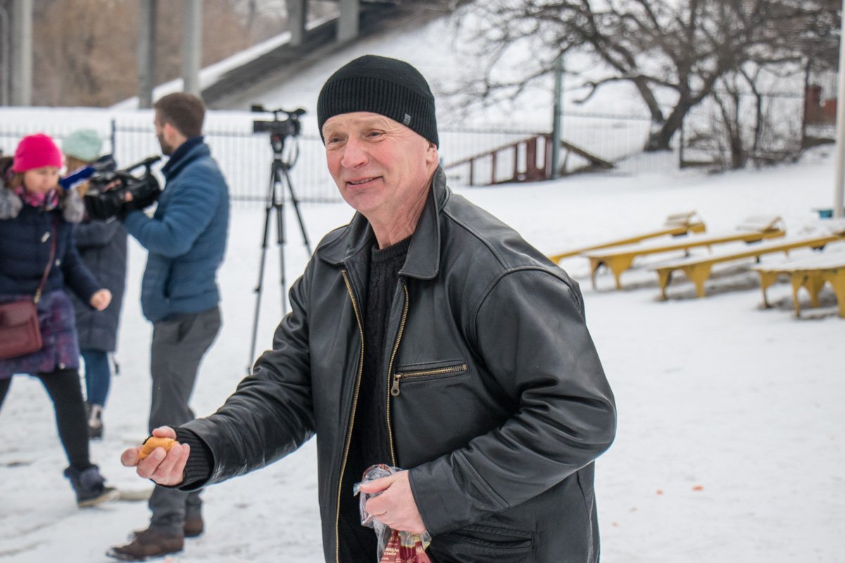 Это занятие приносило людям удовольствие Это занятие приносило людям удовольствие