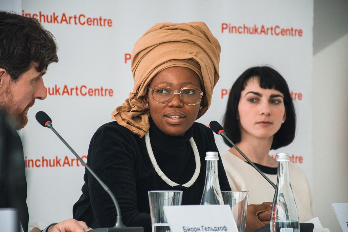 Победительница международной премии Future Generation Art Prize 2017 – Динео Сеше Бонапе, художница из ЮАР