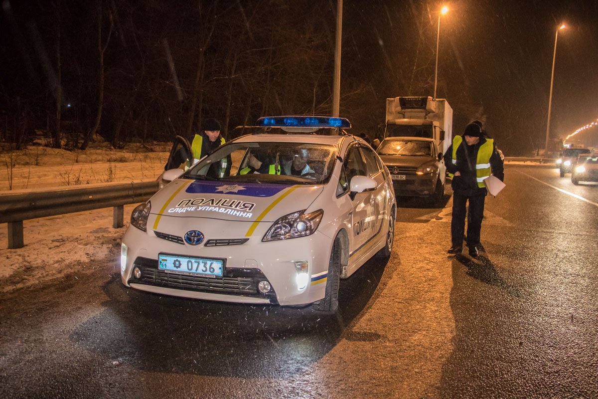 На месте работает полиция На месте работает полиция