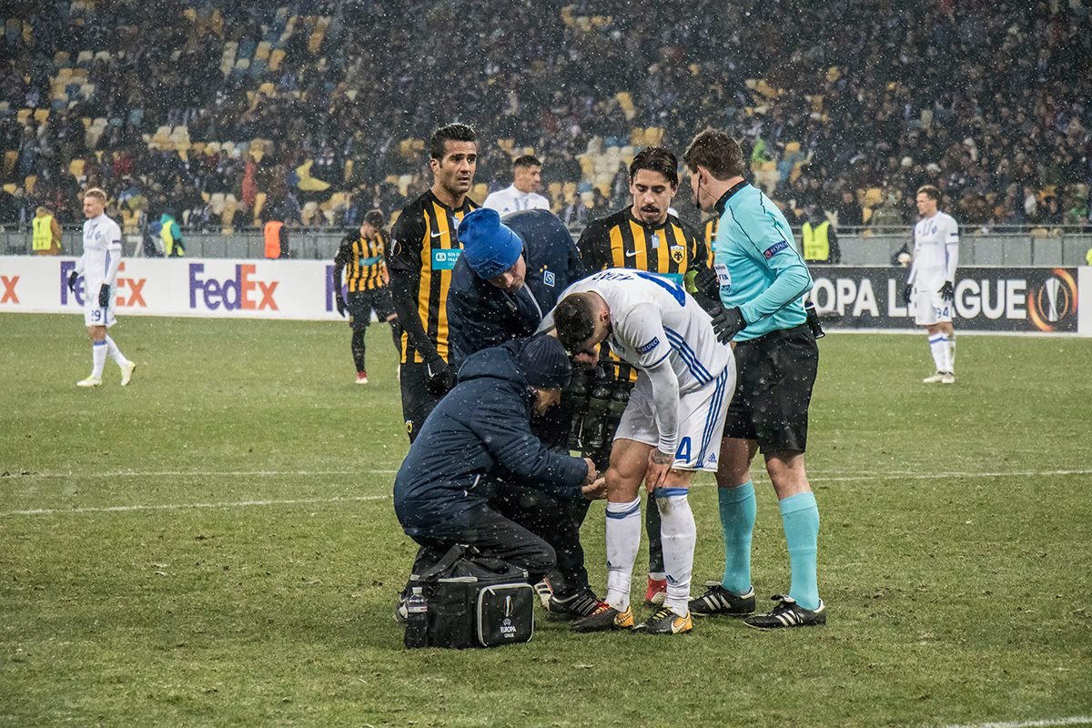 Во втором тайме Тамаша Кадара сильно ударили по ноге, но, к счастью, все обошлось и он продолжил играть