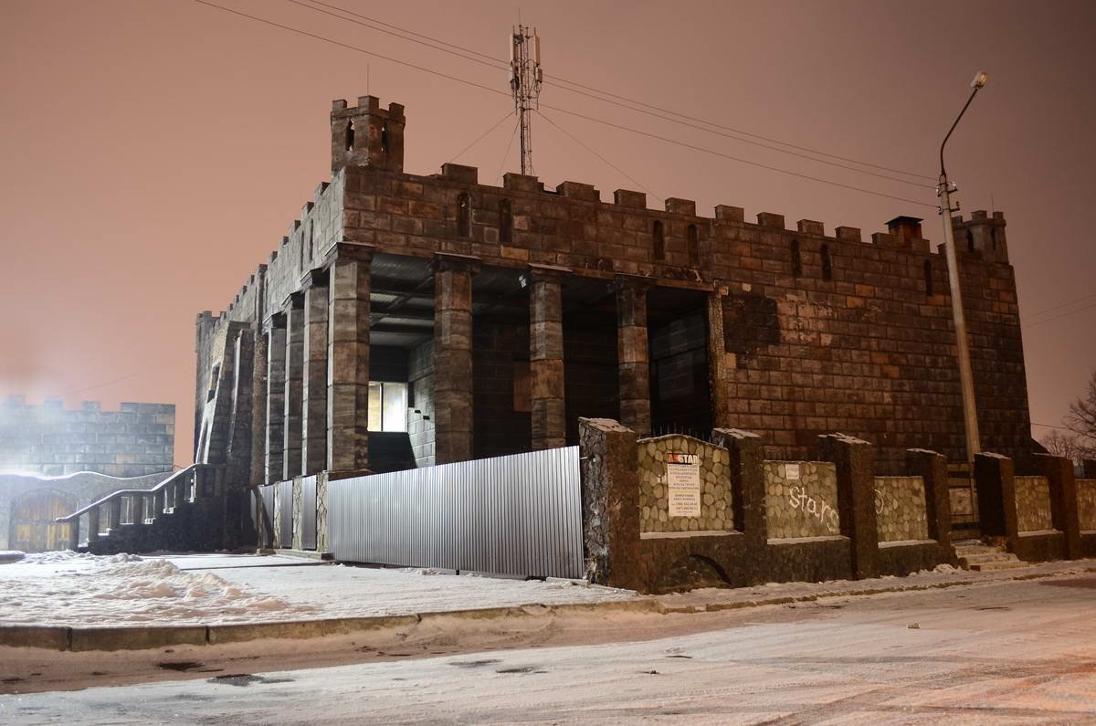 Когда-то тут тусили всю ночь - это был клуб Когда-то тут тусили всю ночь - это был клуб