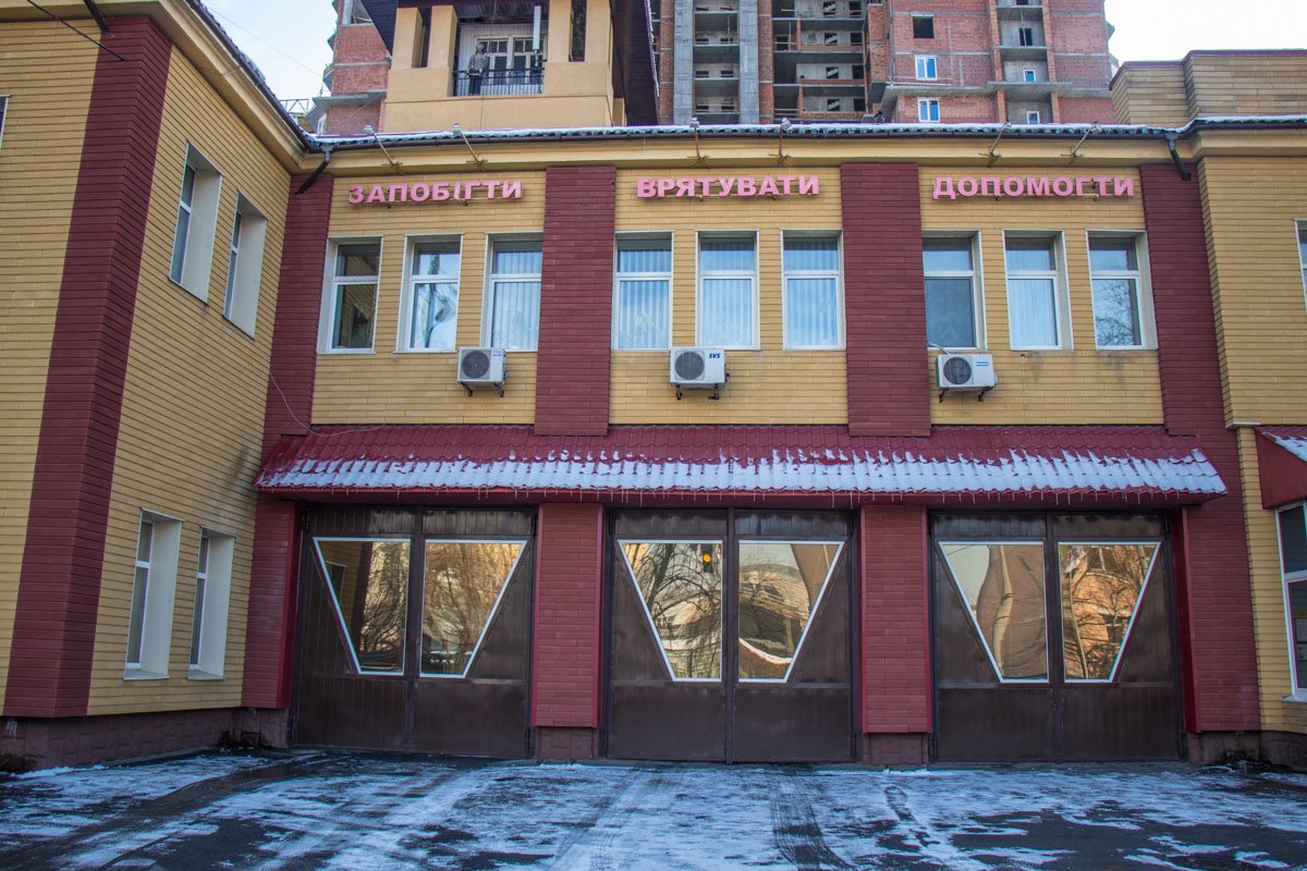 Формой европейского образца обеспечены пожврные Голосеевского и Соломенского районов