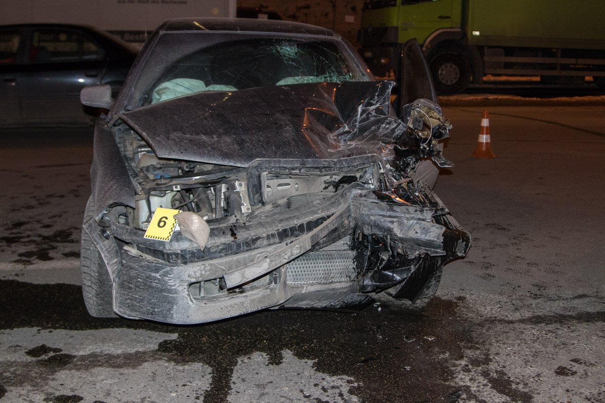 Skoda вылетел на встречку 