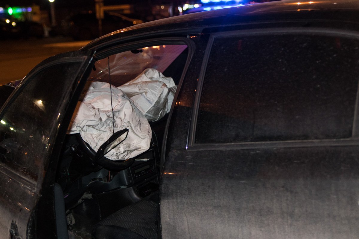 В авто сработали подушки безопасности