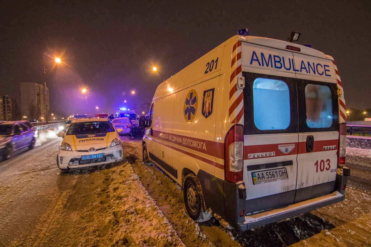 Пострадавшим в столкновении помощь оказали на месте