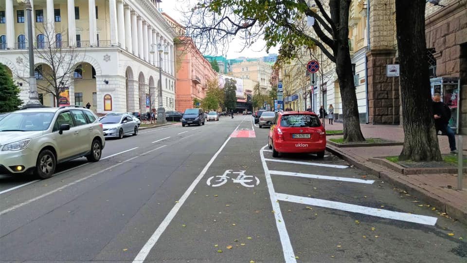 ​​В центре Киева обустроили новые велодорожки: где и как выглядят 1