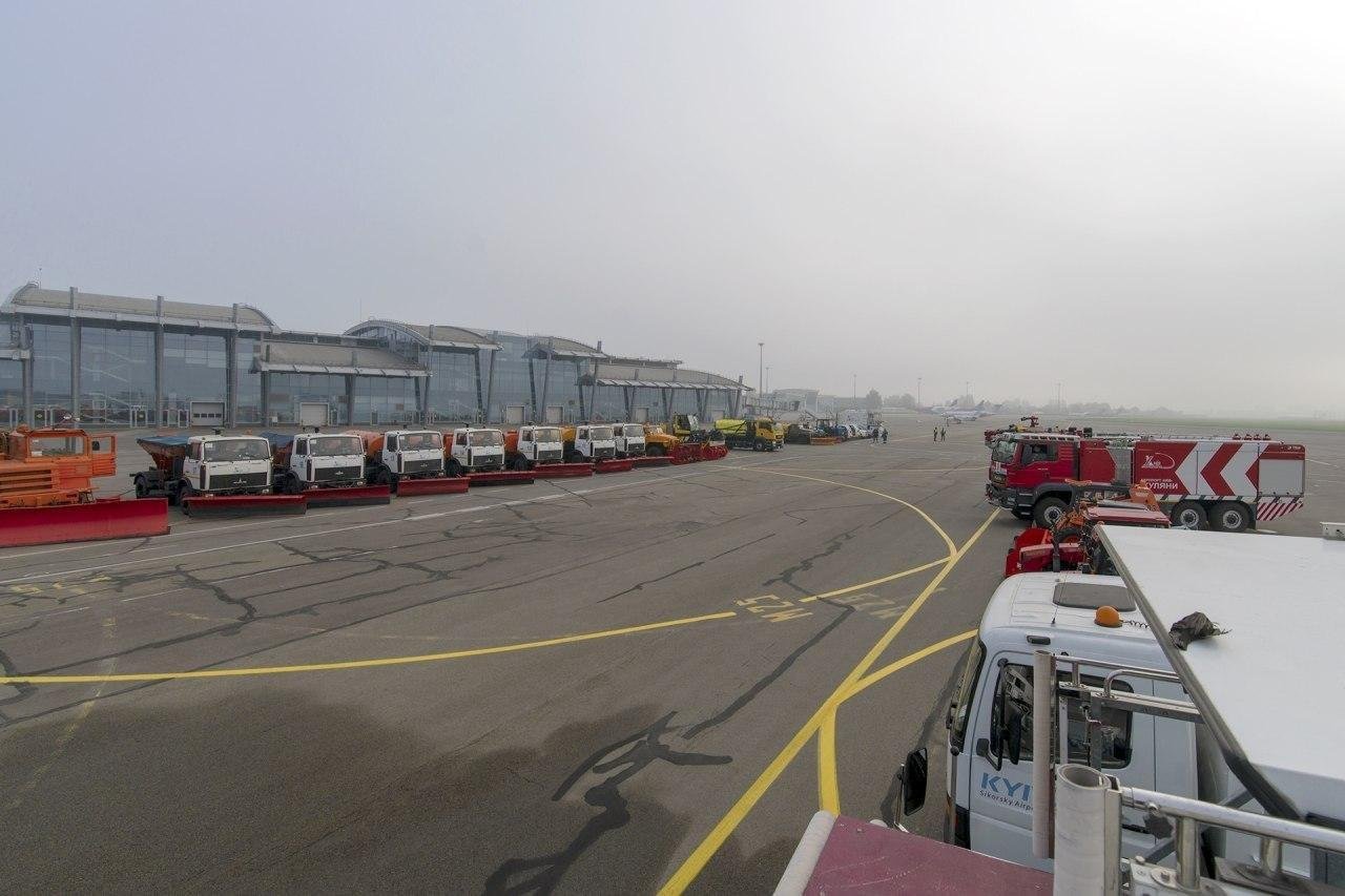 Аэропорт "Киев" подготовили к зиме 1